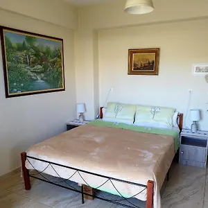 Mom's Cozy Corner Heraklion (Crete)